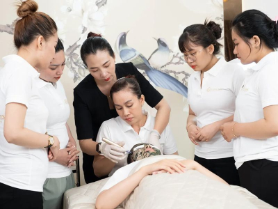 Nghề Spa Tại Quận 12 TPHCM : H&agrave;nh Tr&igrave;nh Từ Học Vi&ecirc;n Đến Chuy&ecirc;n Gia