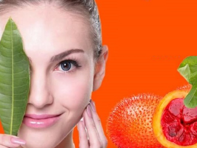 Trẻ h&oacute;a da mặt bằng dầu Gấc 